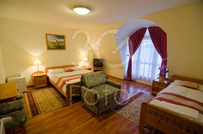 Hotel Gyoengye-az Erdo Szallodaja 3*